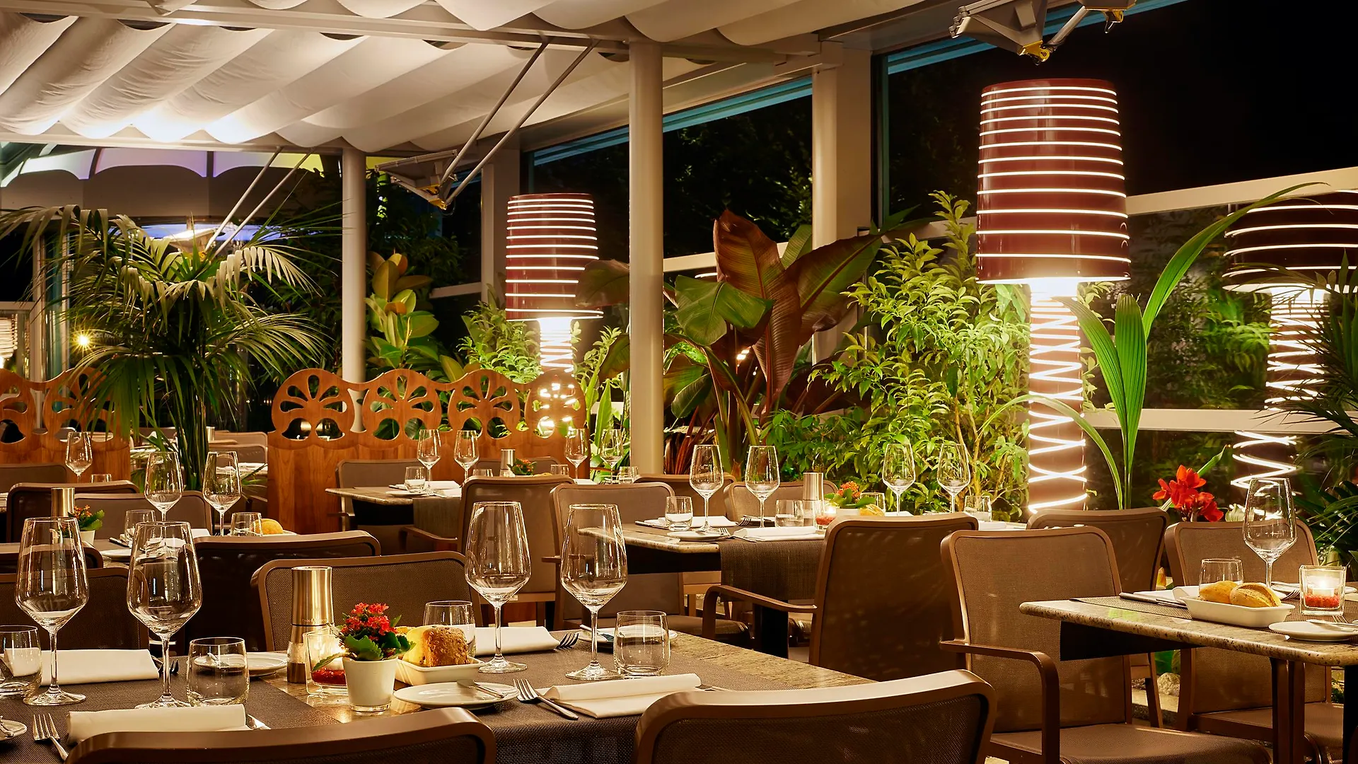 Отель Parco San Marco Lifestyle Beach Resort Порлецца